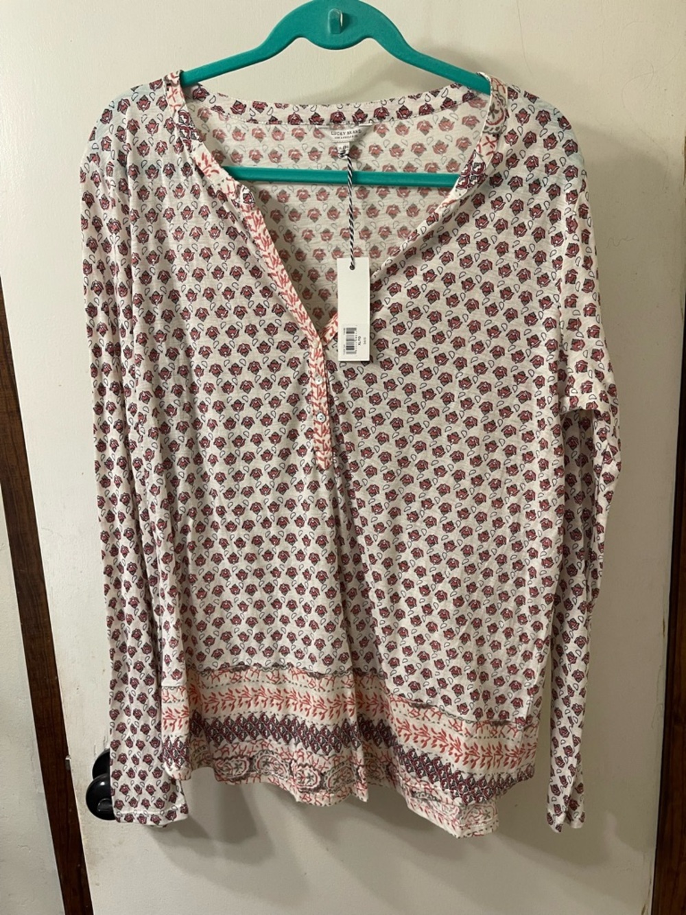 Lucky Brand White Long-Sleeve Henley with Pink Pattern Sz. XL #134
